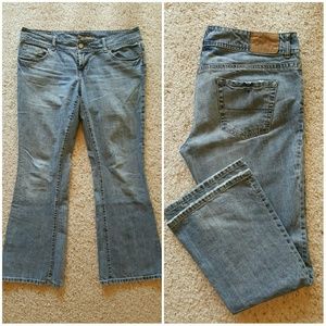 *Sold* American Eagle Jeans