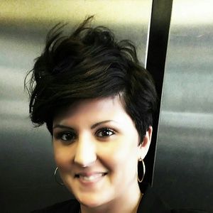 Meet your Posher, Courtney