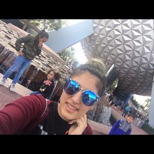 Meet your Posher, Angelica