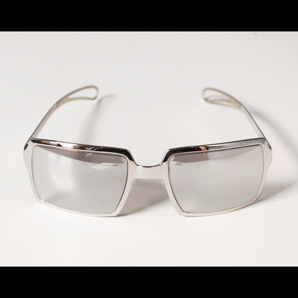 Yves Saint Laurent Sunglasses Model 2025/S