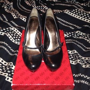 Black Leather Guess Pumps
