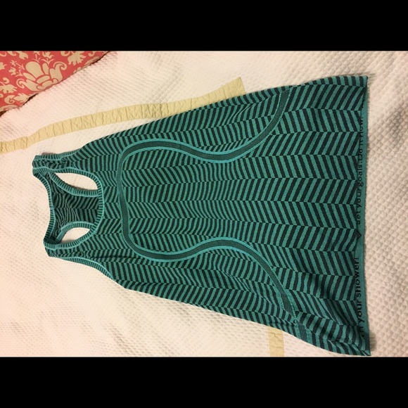 Lululemon top