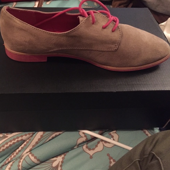 Oxfords - Picture 2 of 2