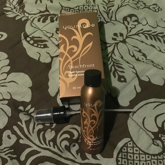 Younique beachfront self tanning spray.New in box!