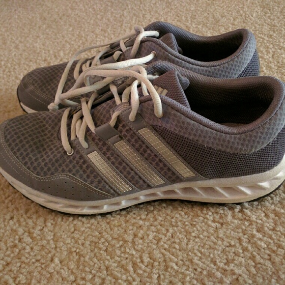 Adidas Men's Grey Athletic Shoes size 8.5