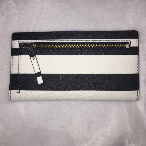 🔥AUTHENTIC🔥Kate spade wallet - Picture 2 of 3