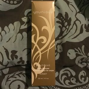 Younique beachfront body bronzer. Sunset new!!