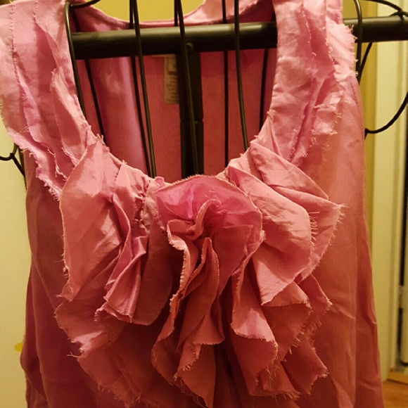 Sleeveless ruffle blouse