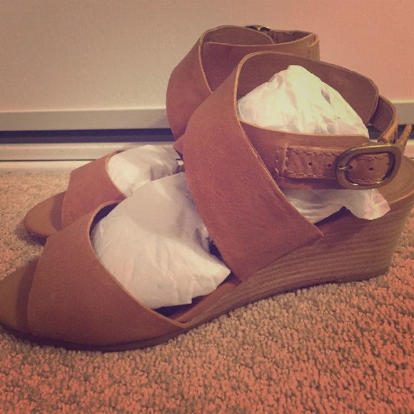 Lucky Brown sling sandals - Picture 1 of 3