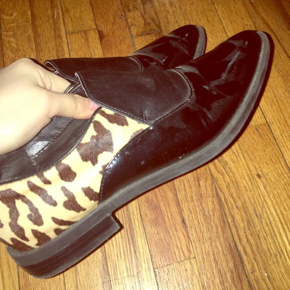 Leopard sleek loafer flats
