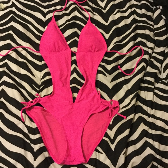 Deep-V front monokini