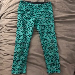 Cropped ivivva leggings