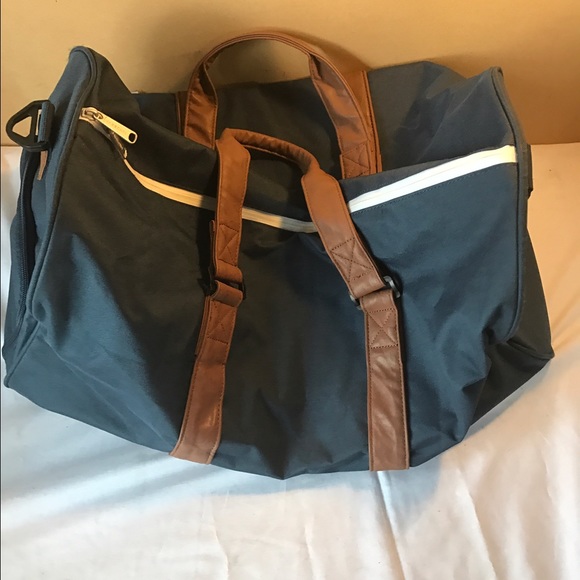 Herschel Duffle Bag (Novel)