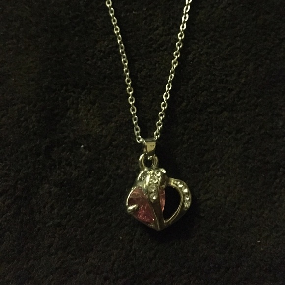 Pink heart necklace! - Picture 2 of 2