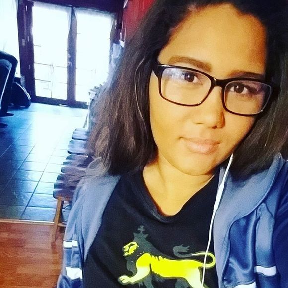 Meet your Posher, Alexis