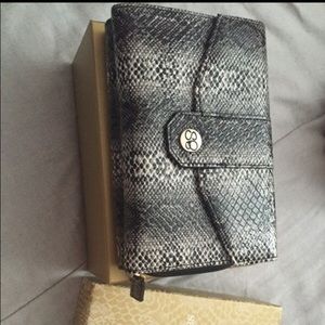 Samantha Brown wallet