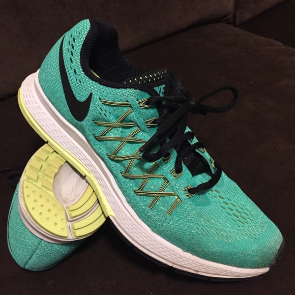 Muke air zoom Pegasus 32 green cp pack sz 7 38 EUR