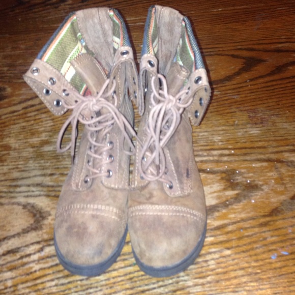 Size 9 Tribal Print Combat Boots