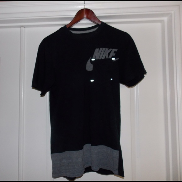 Nike Elongated Pocket Tee Black/Grey w/ 3m