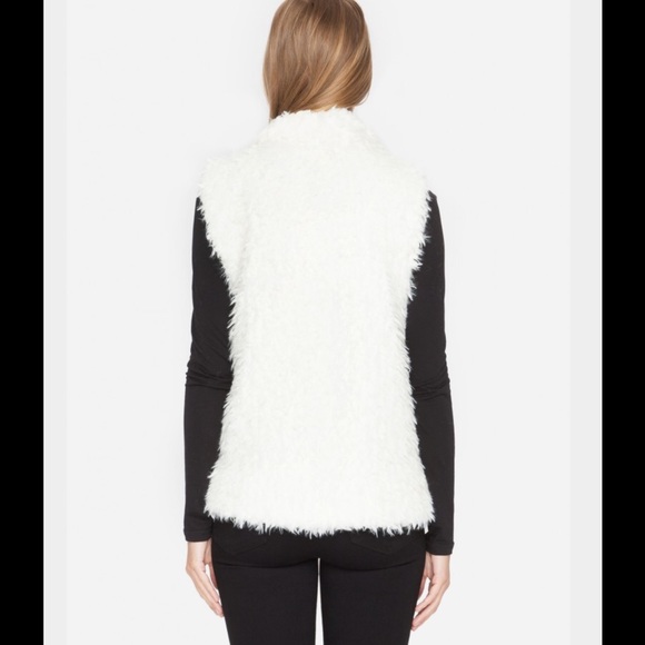 Johhny was fur vest - Picture 3 of 8