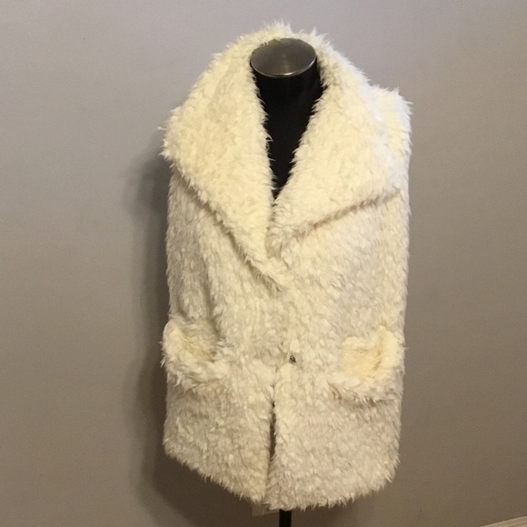 Johhny was fur vest - Picture 4 of 8