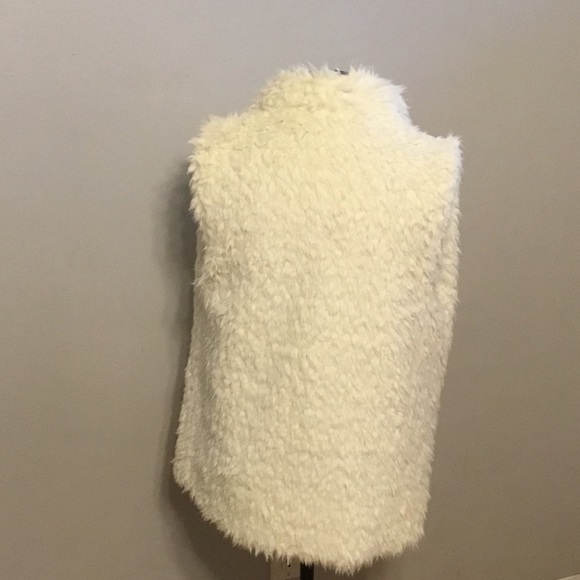 Johhny was fur vest - Picture 7 of 8