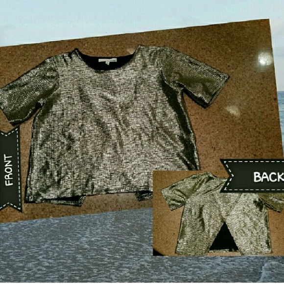 NEW! Backless gold top
