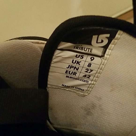 Size 9 Burton Snowboarding Boots - Picture 2 of 4