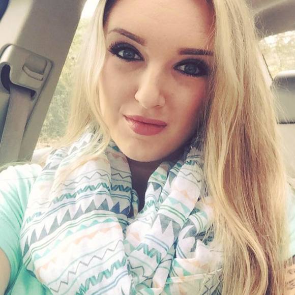 Meet your Posher, Caitlin - Picture 1 of 1