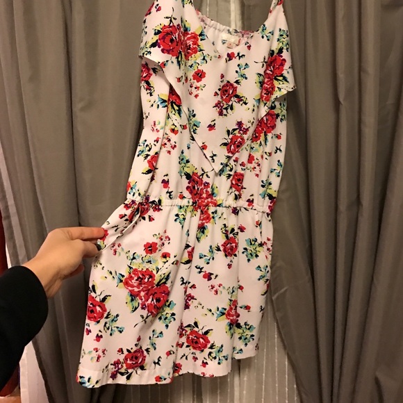 Guess Floral Romper - Picture 2 of 3