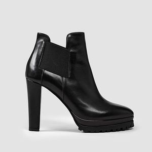 Heeled platform Chelsea boot