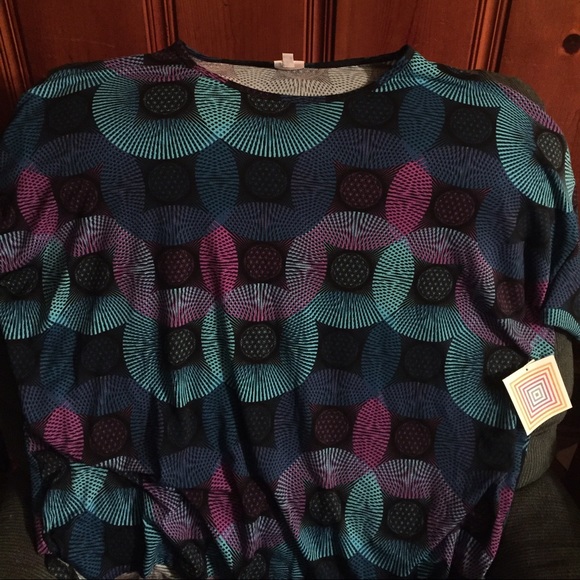 LuLaRoe 3x IRMA Top NWT