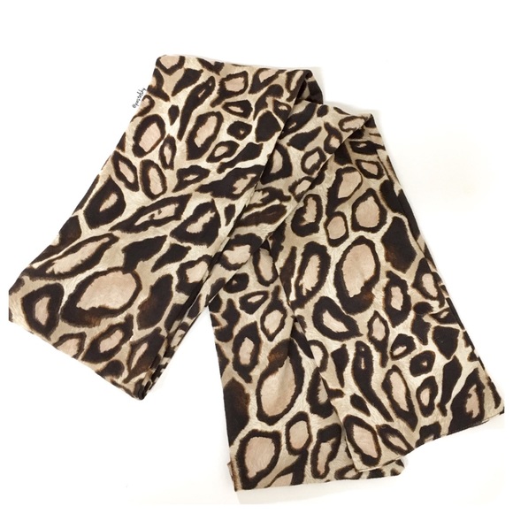 leopard print scarf - Picture 4 of 4