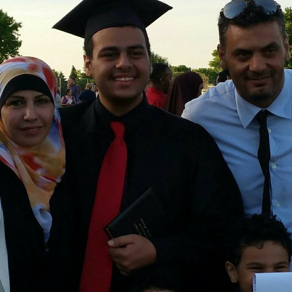 Meet your Posher, Farida