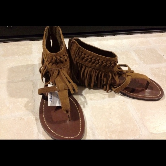 Minnetonka Beige Leather Fringe Sandals