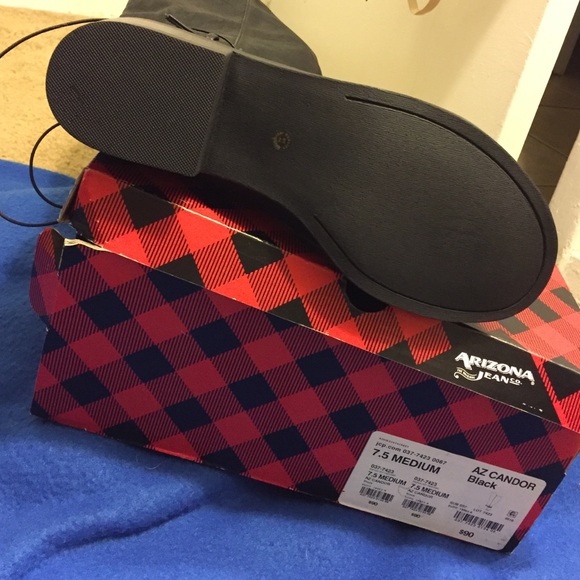 BRAND NEW black boots!! - Picture 2 of 4