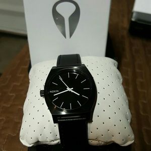 NIXON MINIMAL THE TIME TELLER