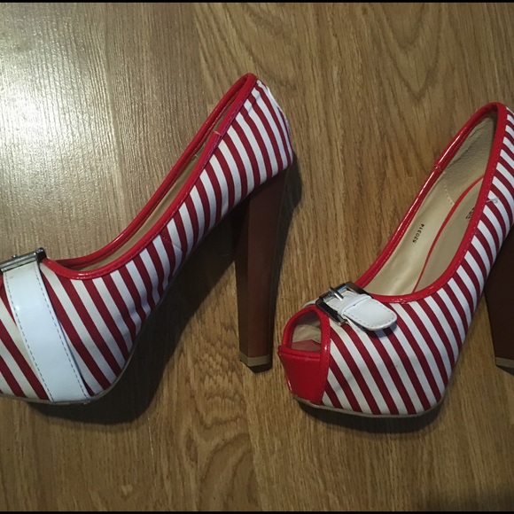 Red and white sailor pinup peep toe size 7