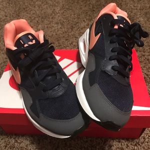 Women's Nike Air Max Size 9.5