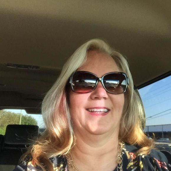 Meet your Posher, Pam - Picture 1 of 1