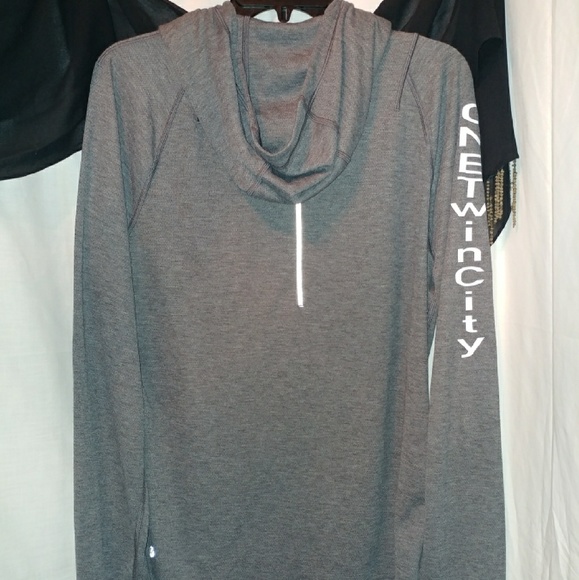 NWOT Light Weight Lululemon Hoodie! Final Mark⬇ - Picture 4 of 4