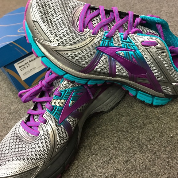 NEW Brooks Adrenaline GTS 17