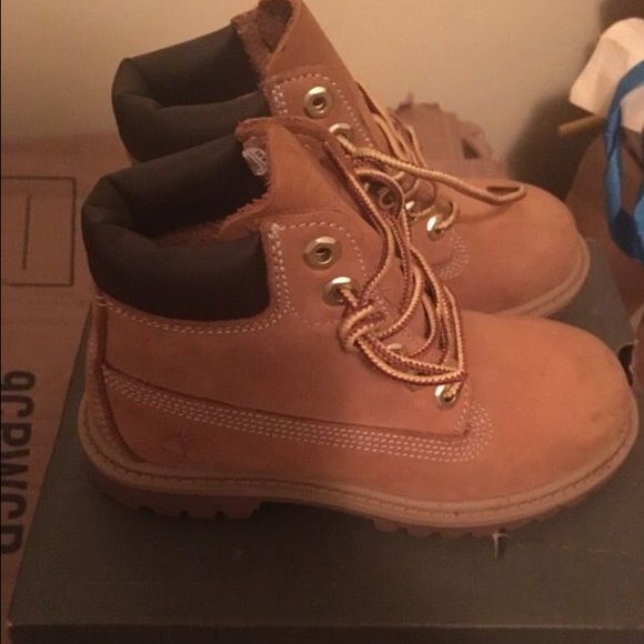 Toddler boots - Picture 2 of 3