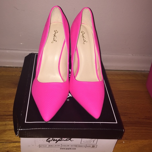 "Quipd" STYLE: WALLA-01, HOT PINK SNAKE PU, SIZE 9 - Picture 2 of 4