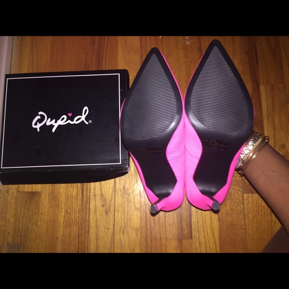 "Quipd" STYLE: WALLA-01, HOT PINK SNAKE PU, SIZE 9 - Picture 4 of 4