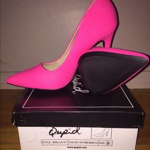 "Quipd" STYLE: WALLA-01, HOT PINK SNAKE PU, SIZE 9