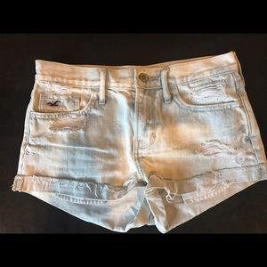 Mid waisted light wash denim shorts