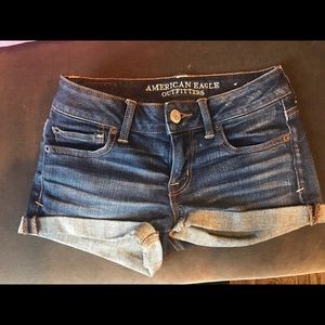 Short medium wash denim shorts, cuffed