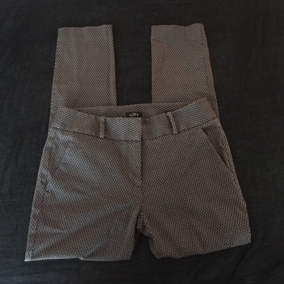 Loft size 4 Marisa skinny- grey/ maroon dots