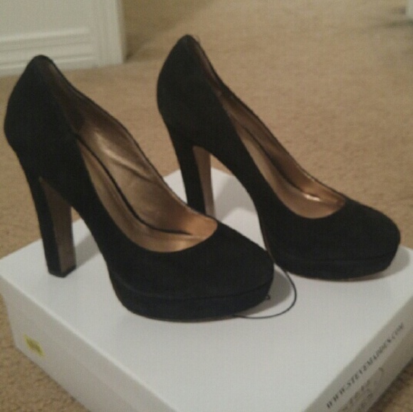 BCBG black Jodie pumps
